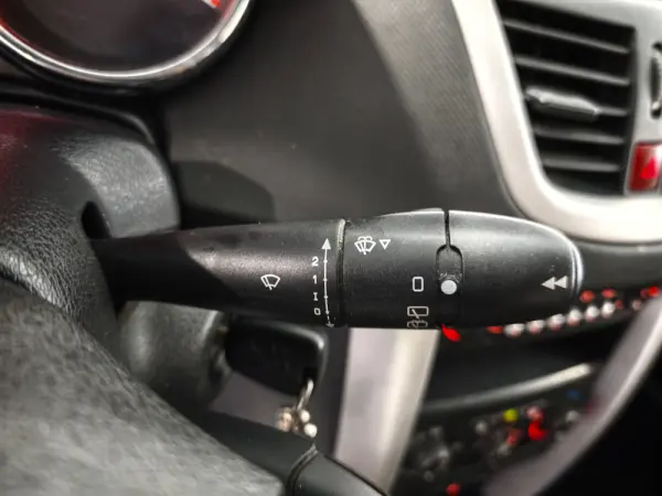 Peugeot 207 1.4 HDi Urban 15