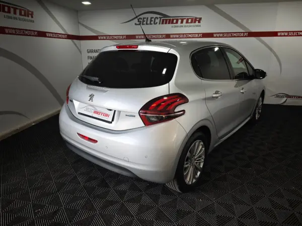 Peugeot 208 1.6 BlueHDi Active 5