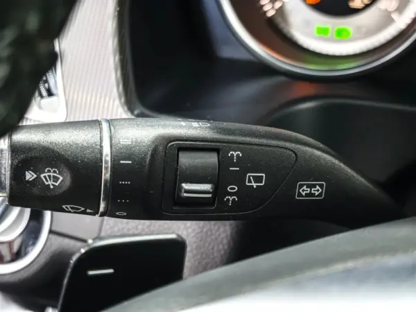 Mercedes-Benz E 220 BlueTEC BE Edition Auto. 23