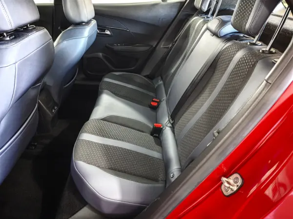 Peugeot e-2008 Allure 30