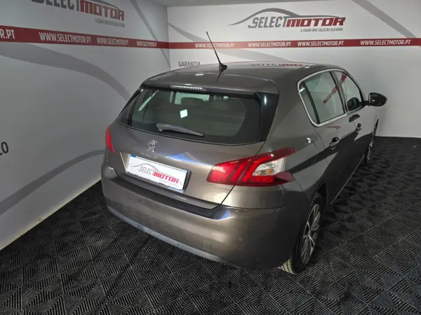 Peugeot 308 1.2 PureTech Allure Pack 6