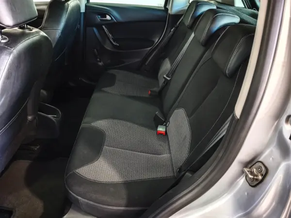 Citroen C3 1.2 PureTech Shine 19
