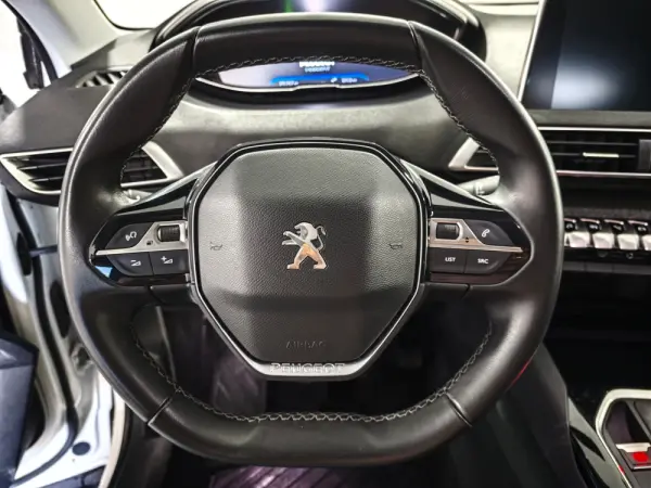 Peugeot 3008 1.2 PureTech Allure Pack 13
