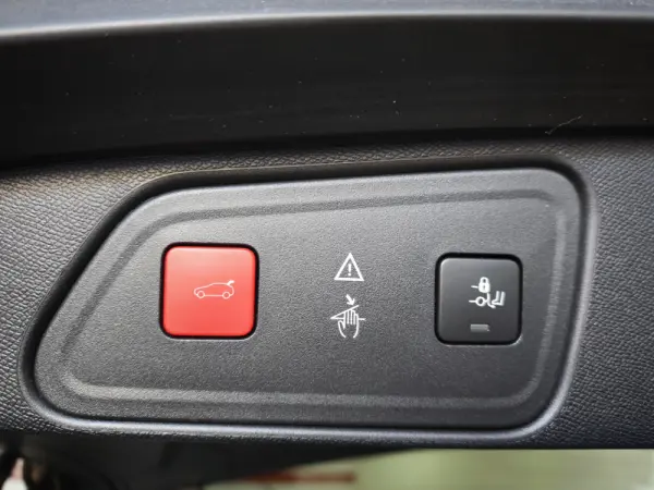 Peugeot 3008 1.2 PureTech Allure Pack 24