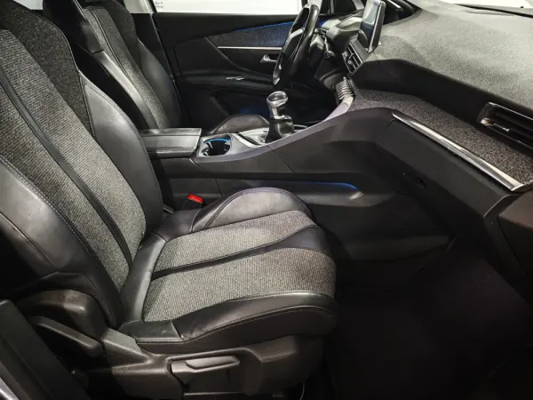 Peugeot 3008 1.2 PureTech Allure Pack 22