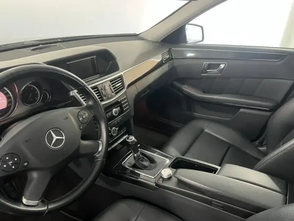 Mercedes-Benz E 220 CDi Avantgarde BlueEfficiency 9