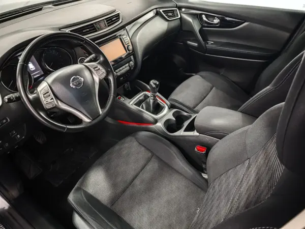 Nissan Qashqai 1.5 dCi N-Connecta 18 19