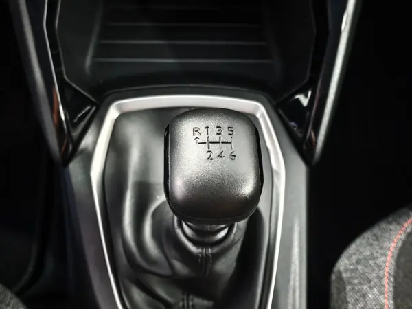 Peugeot 208 1.2 PureTech Active 12