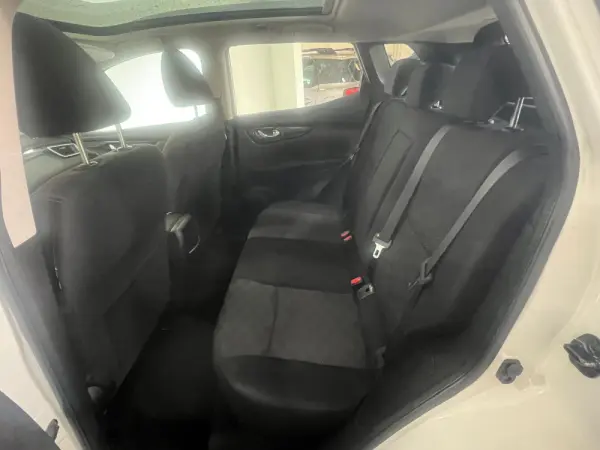 Nissan Qashqai 1.5 dCi N-Connecta 18 17