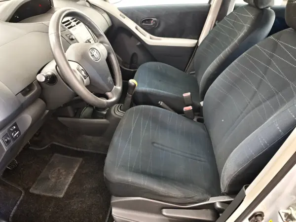Toyota Yaris 1.0 VVT-i Comfort 17