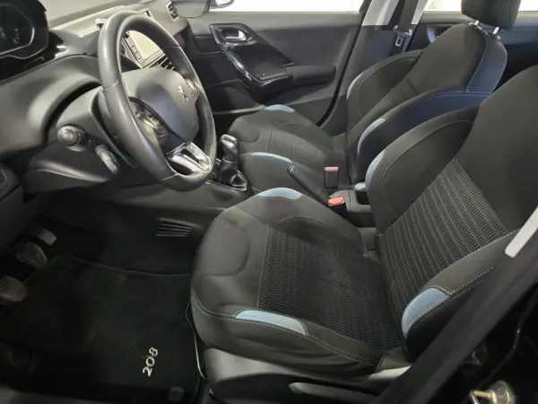 Peugeot 208 1.6 e-HDi Active 14
