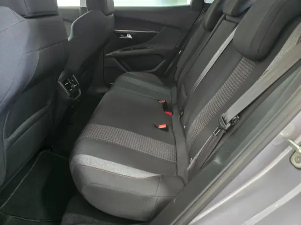 Peugeot 3008 PureTech 130 Stop & Start GPF EAT8 Active Pack 19