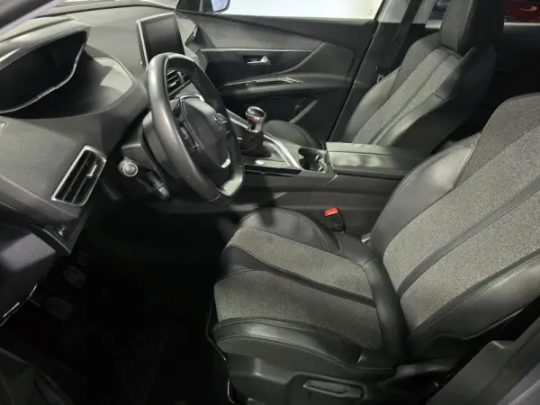 Peugeot 3008 1.2 PureTech Active Pack 17
