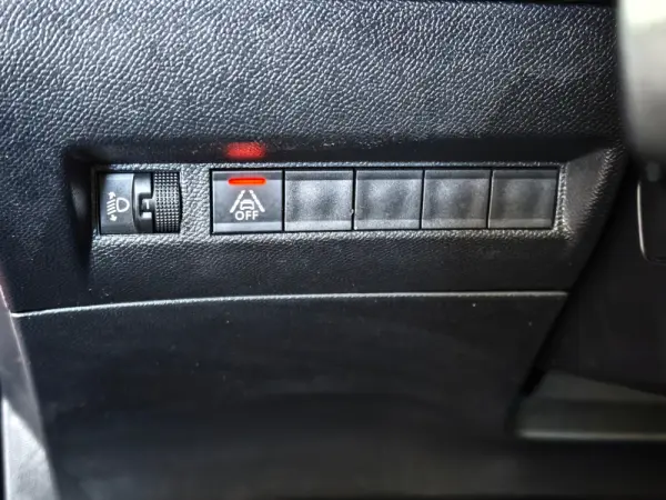 Peugeot e-2008 Allure 25