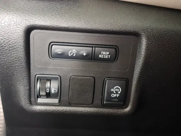 Nissan Micra 1.0 IG-T Kiiro 16