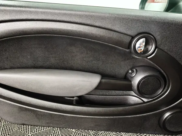 MINI 3 Portas Cooper 17
