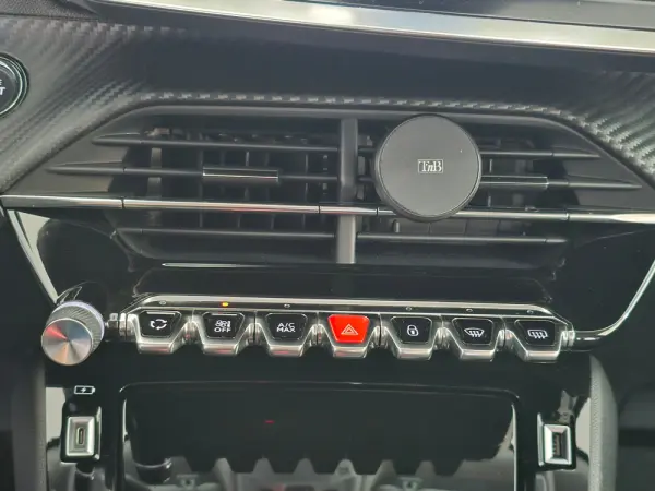 Peugeot 2008 1.2 PureTech Allure 10