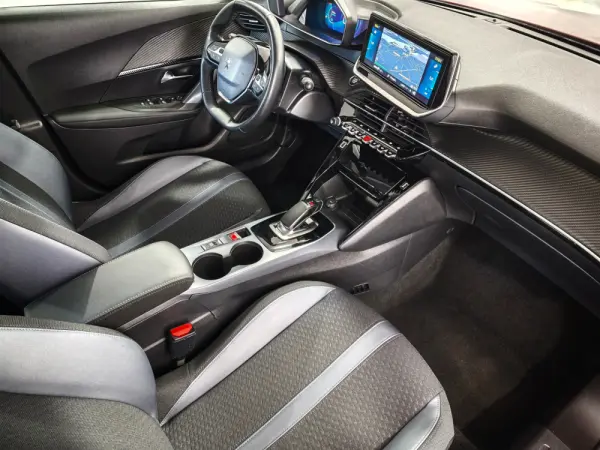 Peugeot e-2008 Allure 33