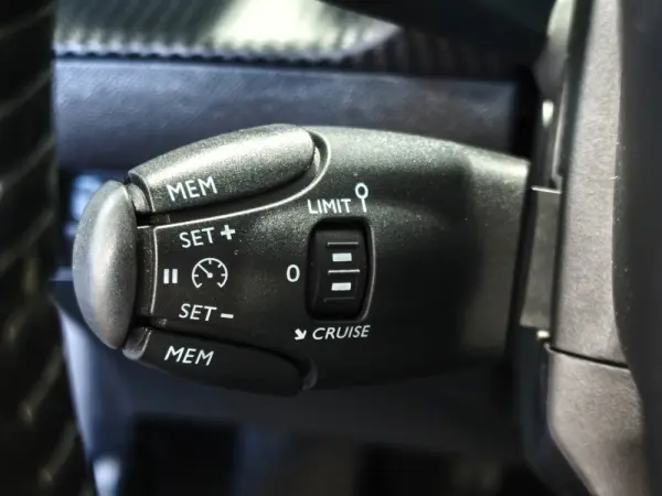Peugeot 208 1.2 PureTech Active 18