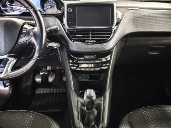 Peugeot 208 1.2 PureTech Allure 13