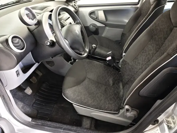 Peugeot 107 1.0 Active 17
