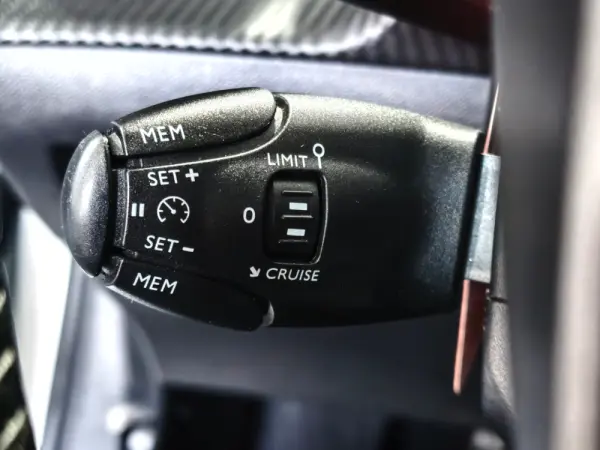Peugeot 208 1.2 PureTech Active 15