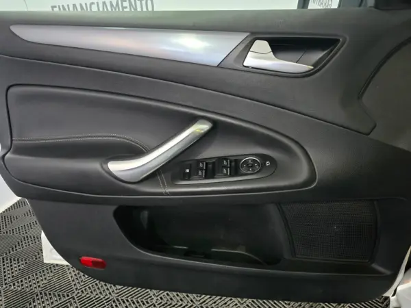 Ford Mondeo SW 1.6 TDCi Titanium 14