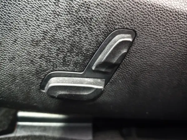 Mercedes-Benz E 220 BlueTEC BE Edition Auto. 31