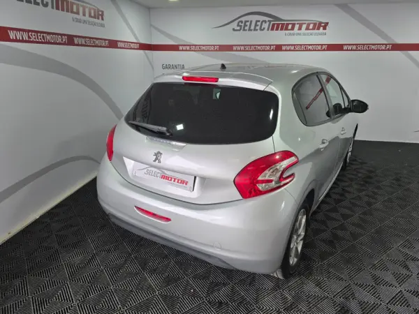 Peugeot 208 1.4 HDi Active 6