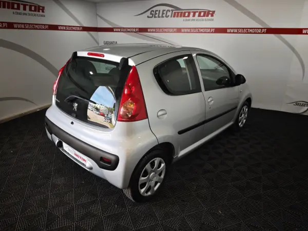 Peugeot 107 1.0 Active 6