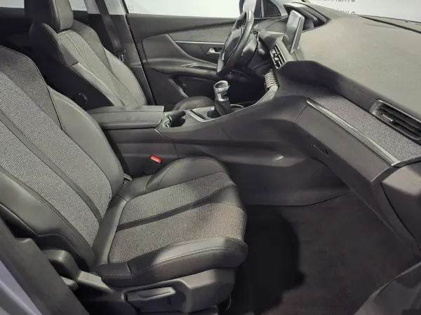 Peugeot 3008 1.2 PureTech Active Pack 21