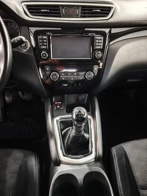Nissan Qashqai 1.5 dCi N-Connecta 18 13