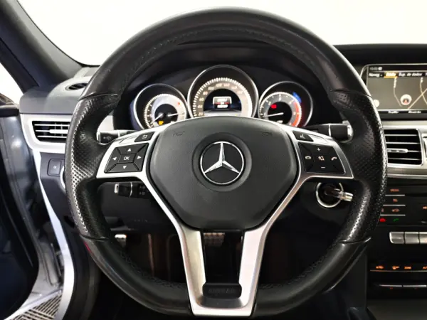 Mercedes-Benz E 220 BlueTEC BE Edition Auto. 18