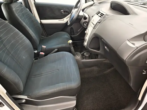 Toyota Yaris 1.0 VVT-i Comfort 21