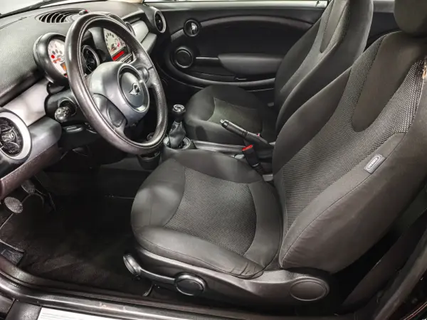 MINI 3 Portas Cooper 18
