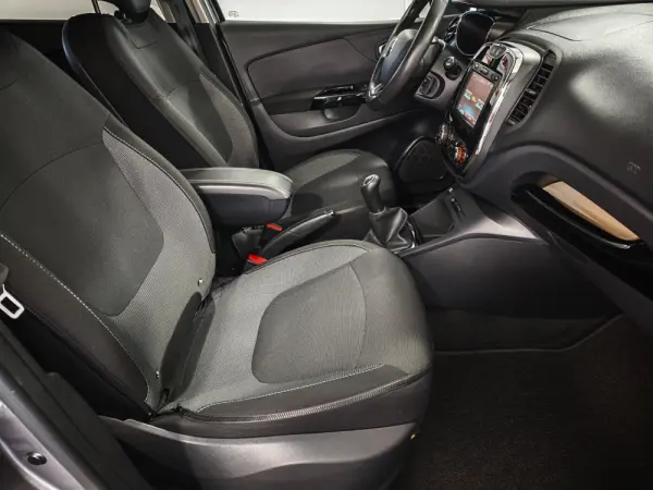 Renault Captur 0.9 TCE Exclusive 27