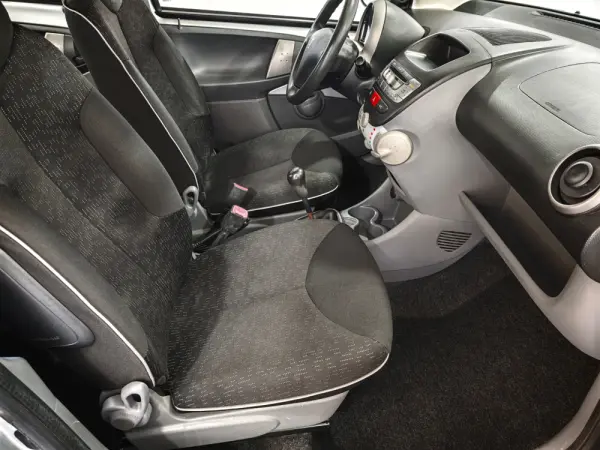 Peugeot 107 1.0 Active 21