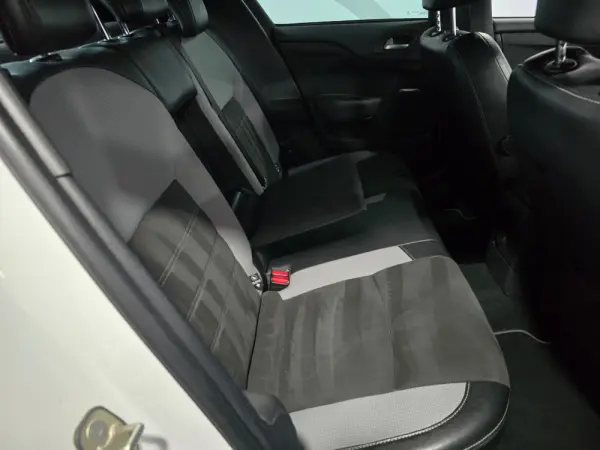 Citroën DS4 1.6 BlueHDi So Chic EAT6 19