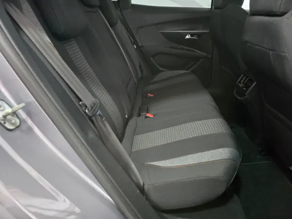 Peugeot 3008 PureTech 130 Stop & Start GPF EAT8 Active Pack 20