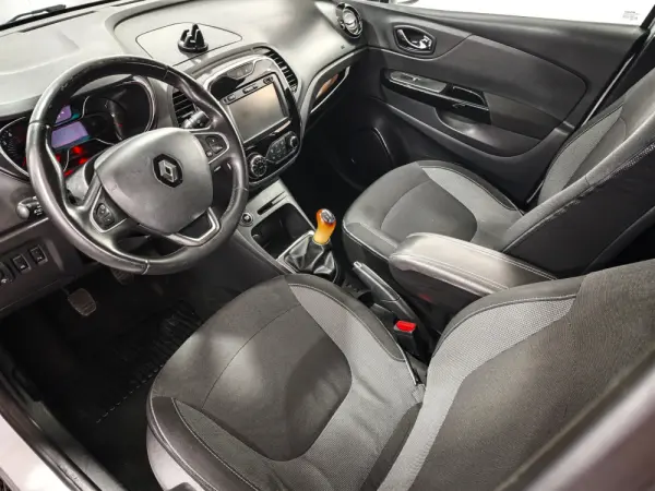 Renault Captur 1.5 dCi 23