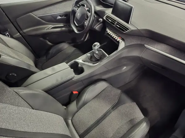 Peugeot 3008 1.2 PureTech Active Pack 22