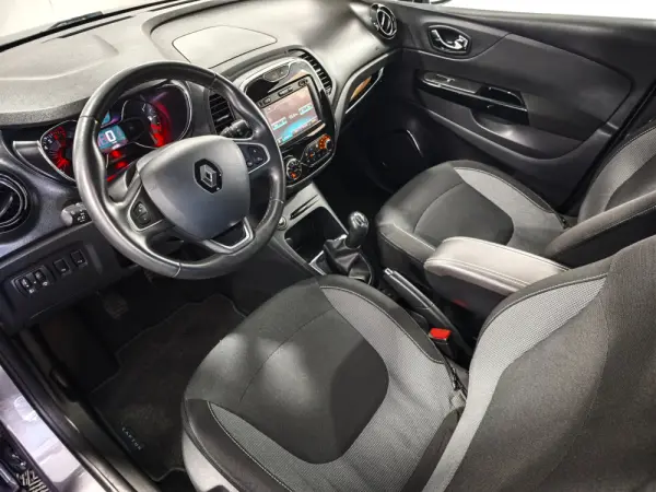 Renault Captur 0.9 TCE Exclusive 24