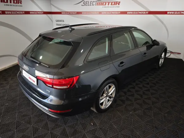 Audi A4 Avant 2.0 TDI Advance S tronic 6