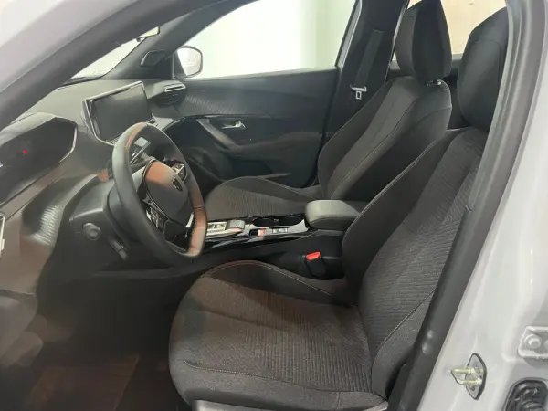 Peugeot e-2008 54 kWh SE Style 7