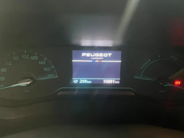 Peugeot e-2008 54 kWh SE Style 8