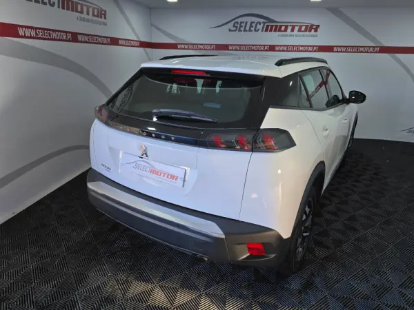 Peugeot 2008 1.2 PureTech Allure 6