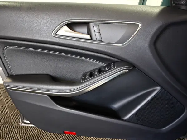 Mercedes-Benz A 180 d Style 18