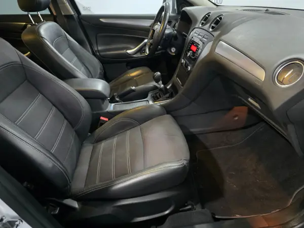 Ford Mondeo SW 1.6 TDCi Titanium 19