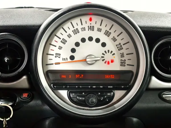 MINI 3 Portas Cooper 8