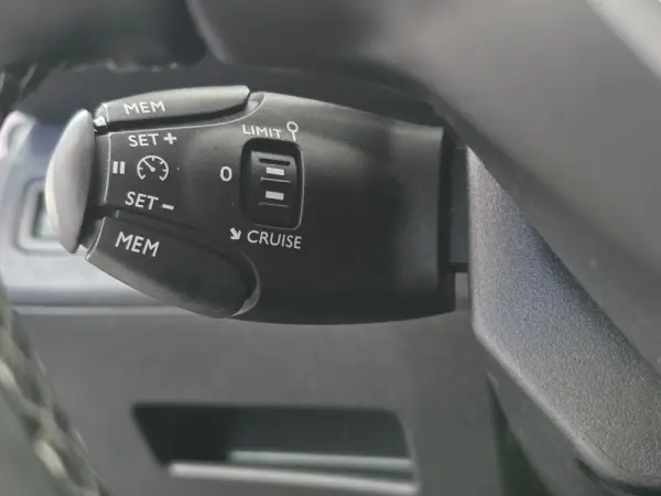 Peugeot 3008 PureTech 130 Stop & Start GPF EAT8 Active Pack 14